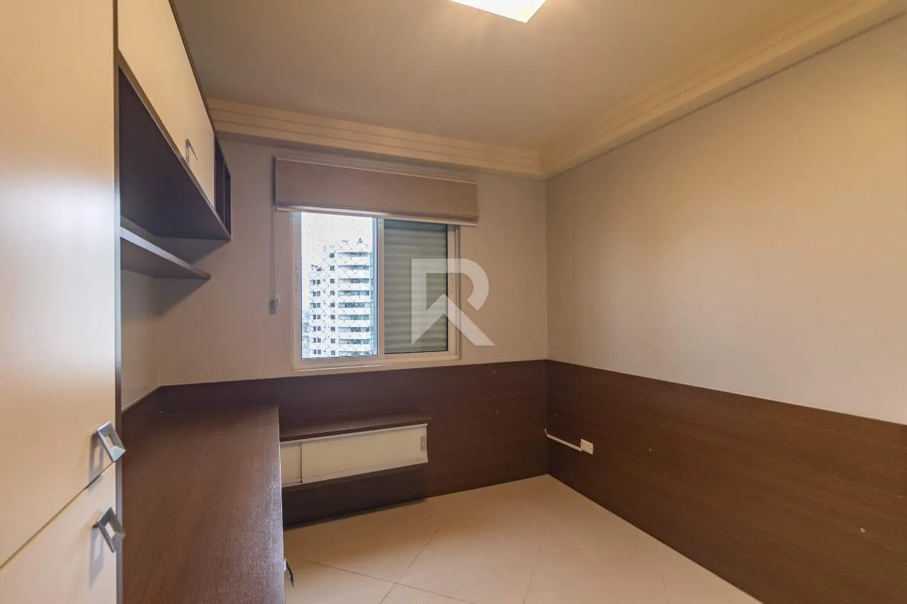 Apartment, 180 m², with floor-to-ceiling windows — photo 3