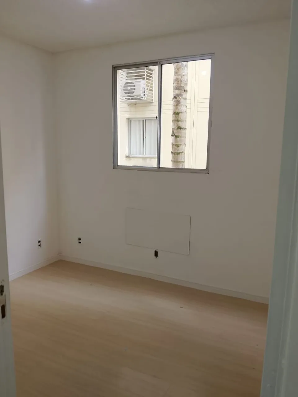 Wood or laminate floors in a 2-bedroom apartment, 46 m² — photo 3
