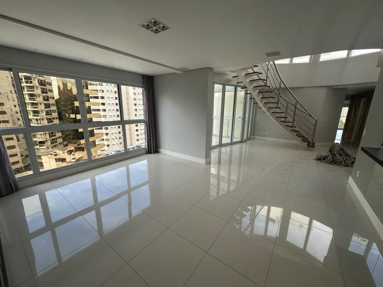 4-bedroom apartment with a home office in Florianópolis