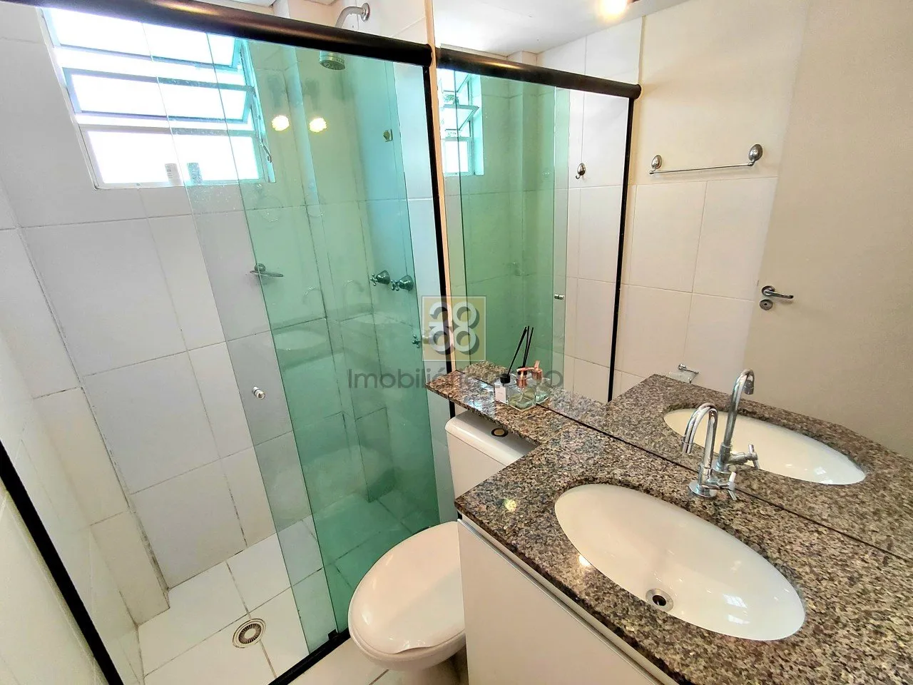 2-bedroom apartment with hardwood floors in the living room — photo 12