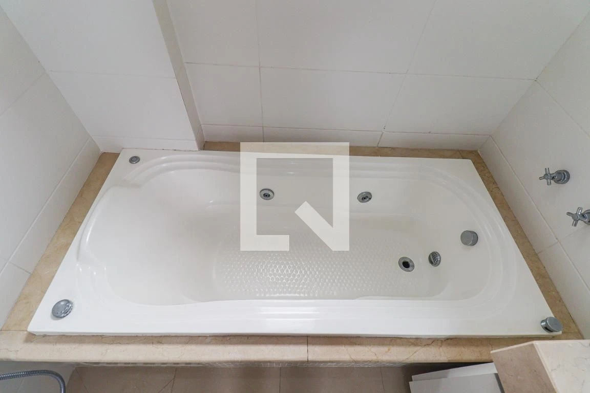 Apartment, 255 m², with a bathtub — photo 58