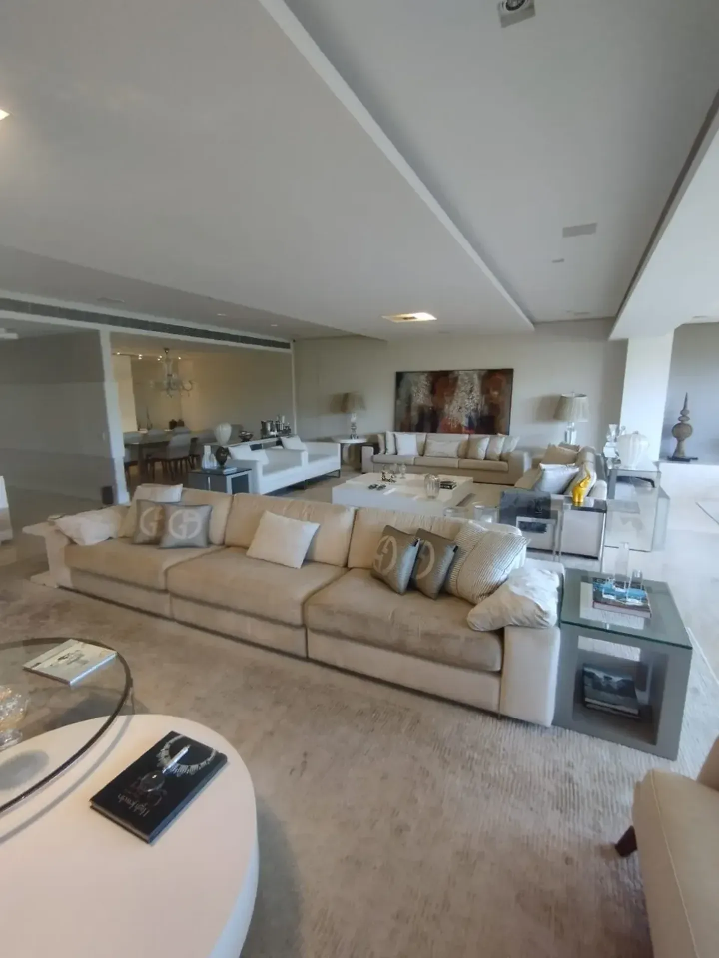 Apartamento sem mobília com 4 quartos e 5 banheiros — photo 4