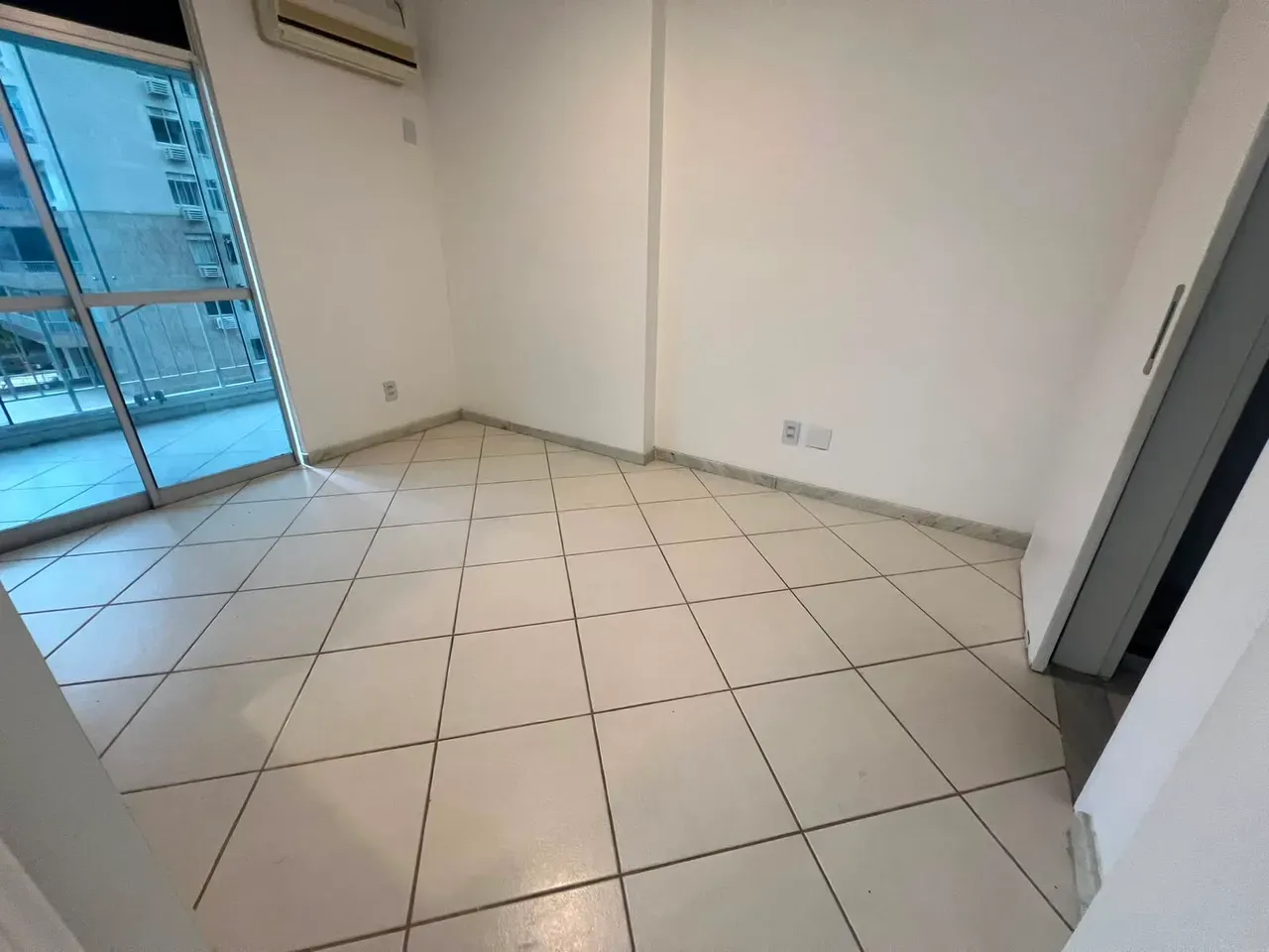 Unfurnished apartment with closed gas kitchen and 2 beds — photo 21
