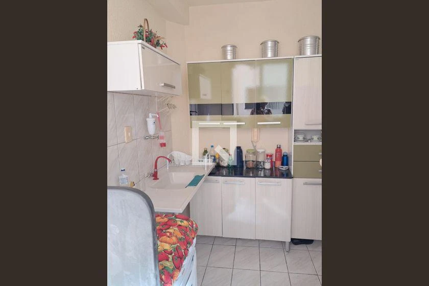 Apartamento de 70 m² com 2 quartos e cozinha a gás