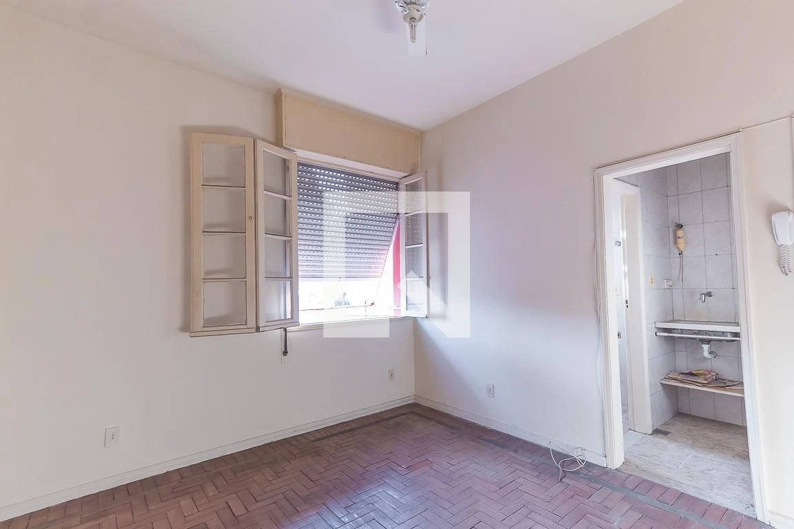 1-bedroom apartment with a private barbecue spot — photo 5