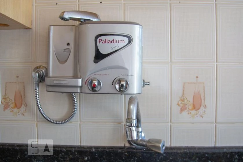 2-bedroom apartment with open-plan kitchen and gas stove