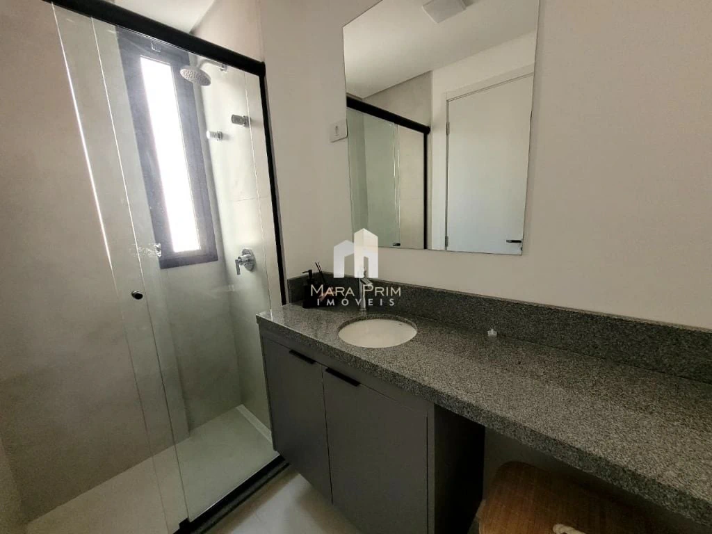Студия 17 м² с панорамными окнами и рабочим местом — photo 8
