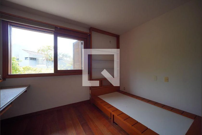 Панорамные окна и 7 спален: дом 700 м² — photo 19