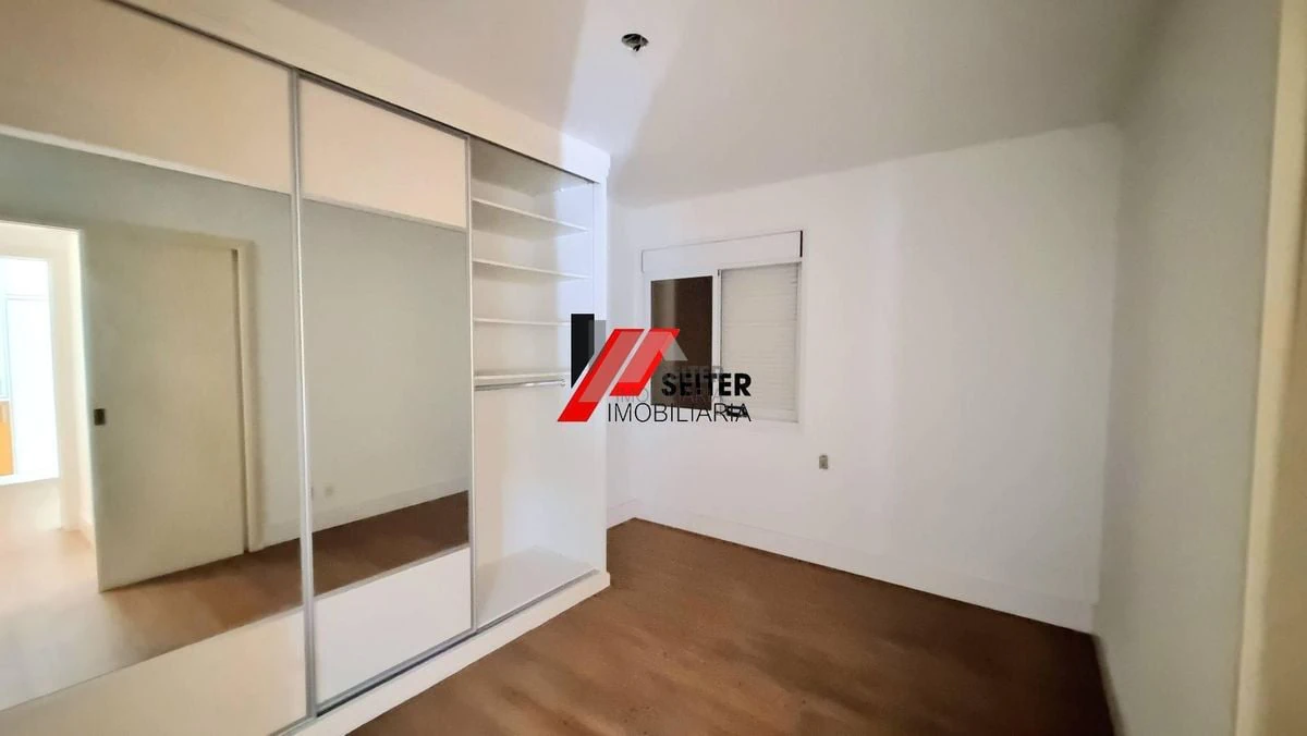 255 m² apartment with a private pool and a bathtub — photo 30