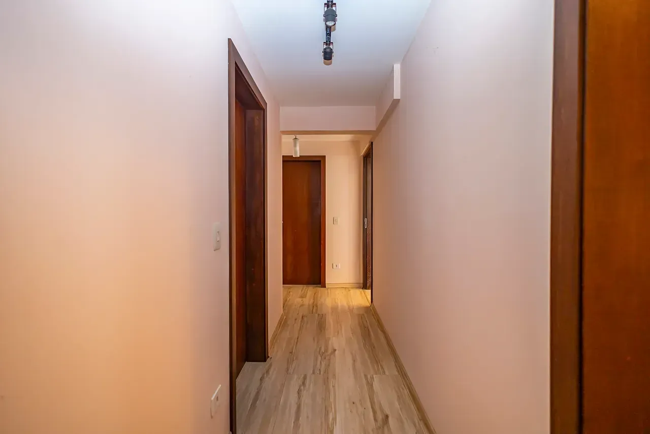 Furnished house with 5 bedrooms and 470 m² — photo 2