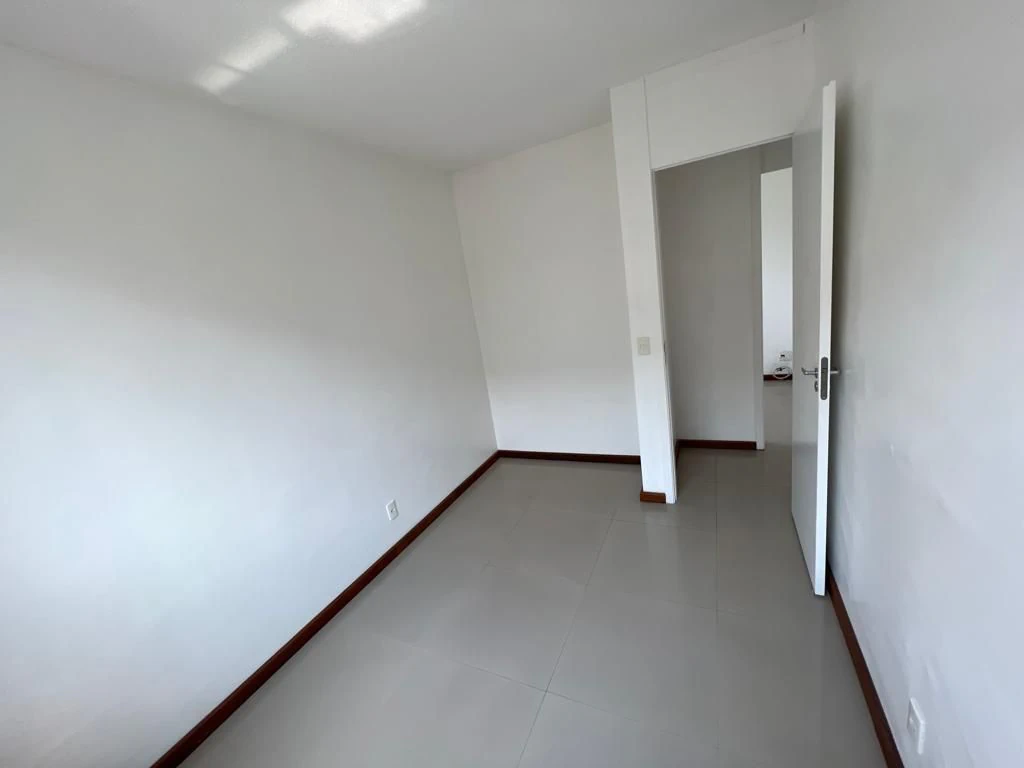 3-bedroom apartment with a closed kitchen and parking — photo 13