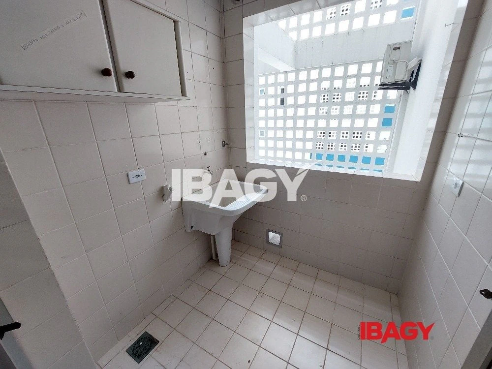 3-bedroom apartment with a washing machine in Florianópolis — photo 6