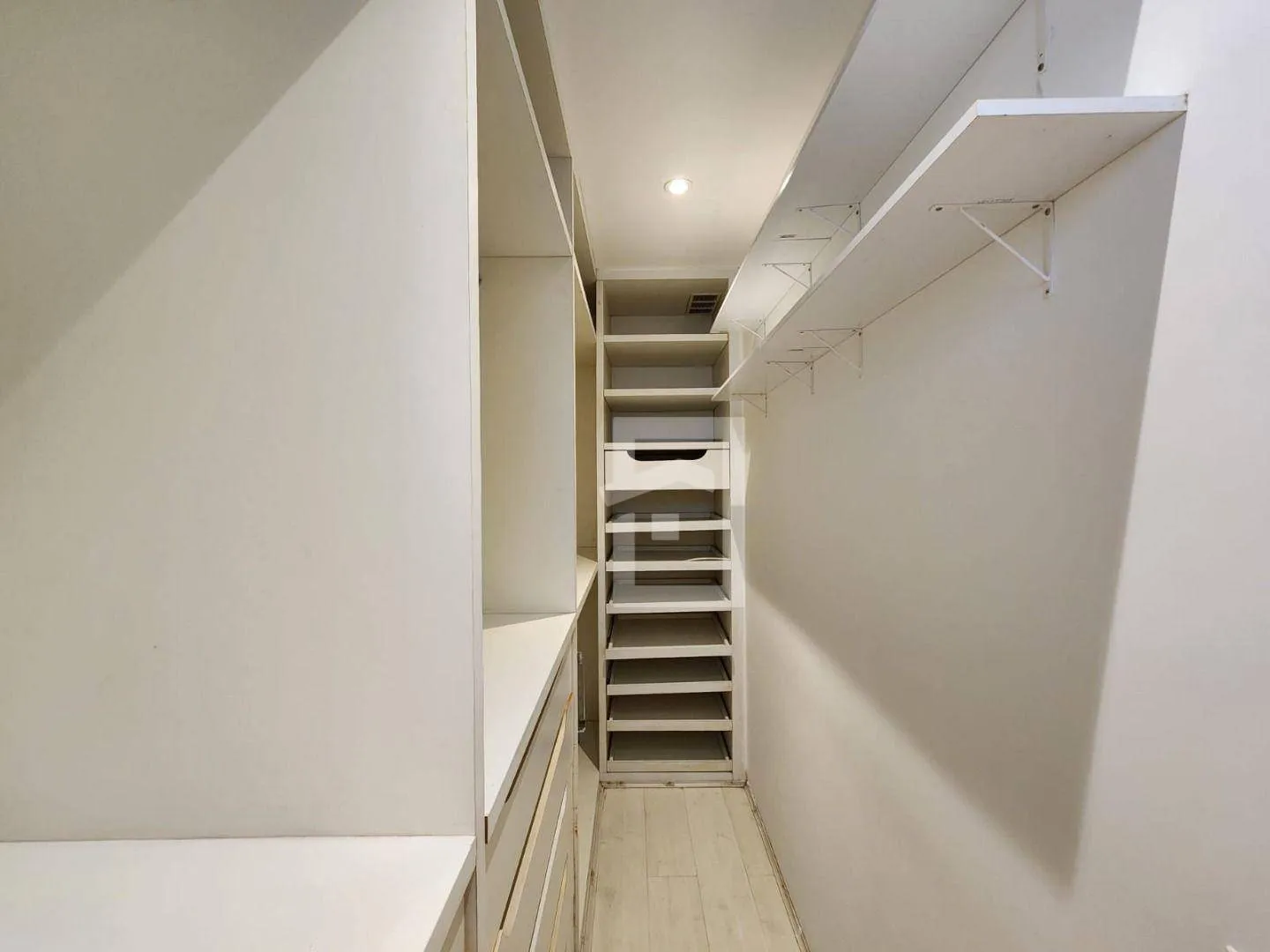 Duplex penthouse with 5 bedrooms and 5 bathrooms — photo 51