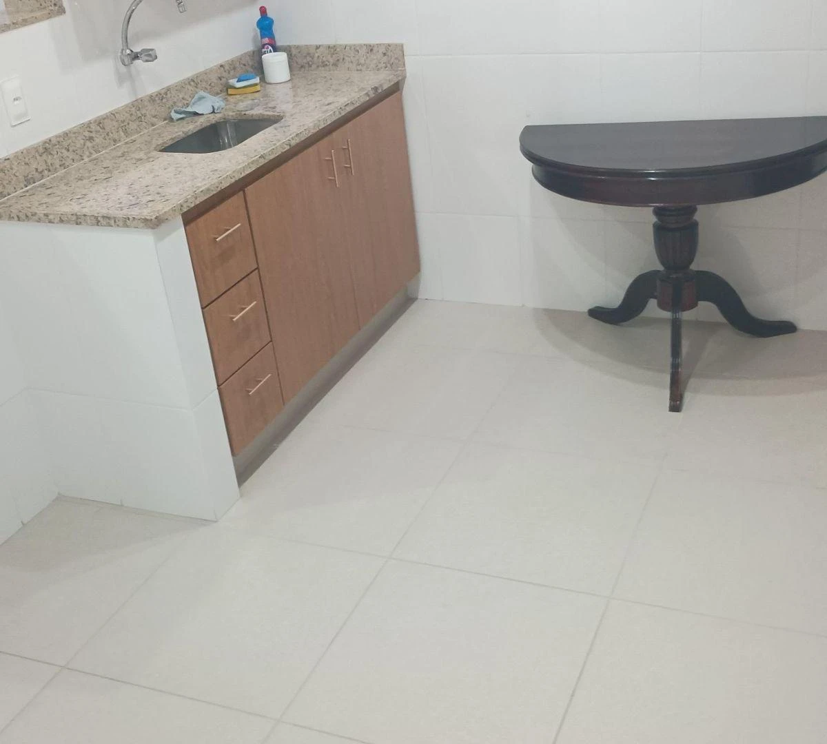 Casa de 2 quartos, sendo 1 suíte, 70 m², Centro