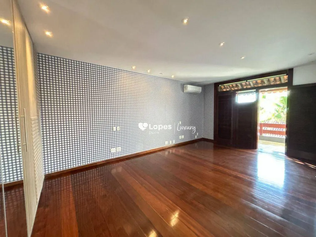 House with 5 en-suite bedrooms and an open gas kitchen — photo 20