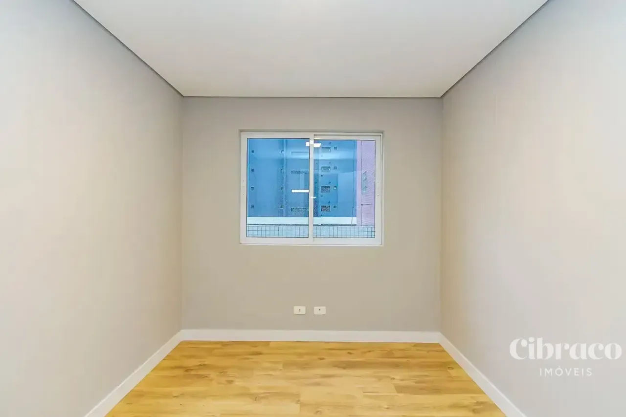 2-bedroom apartment with balcony and 155.48 m² — photo 4