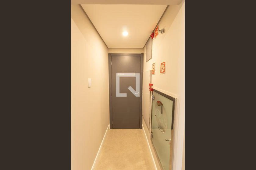Furnished 1-bedroom apartment with 24 m² and floor-to-ceiling windows — photo 38
