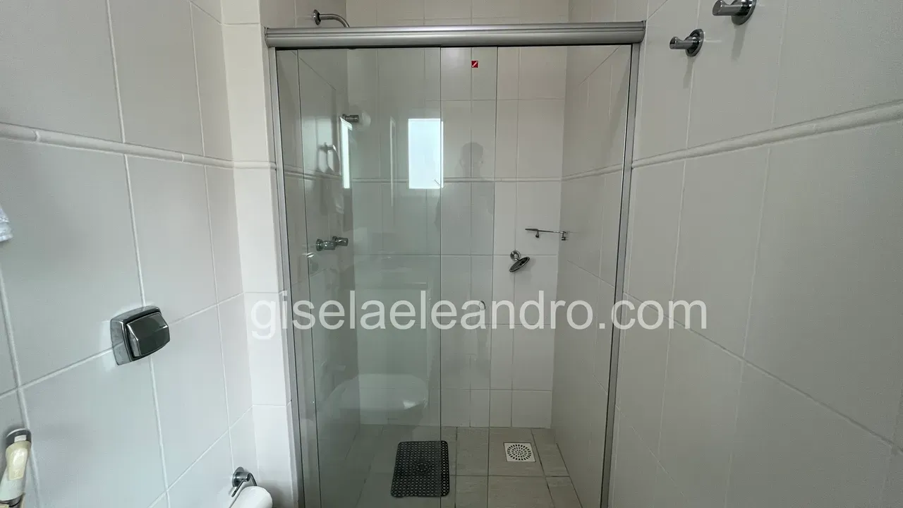 Furnished 2-bedroom apartment with 3 bathrooms — photo 14