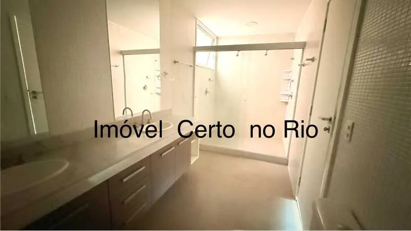 Apartment with 4 bedrooms and a glass-enclosed balcony — photo 12