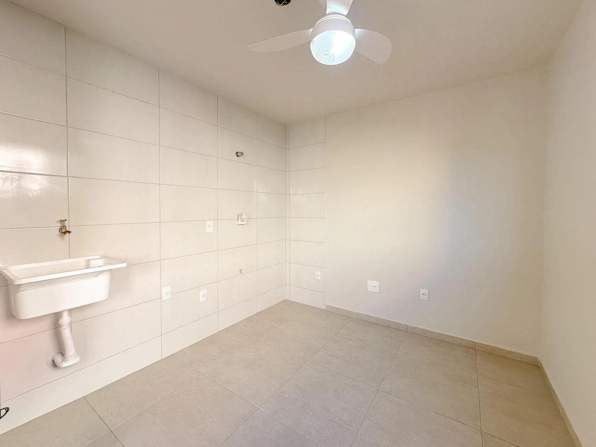One-bedroom, 30 m² apartment in Florianópolis — photo 16