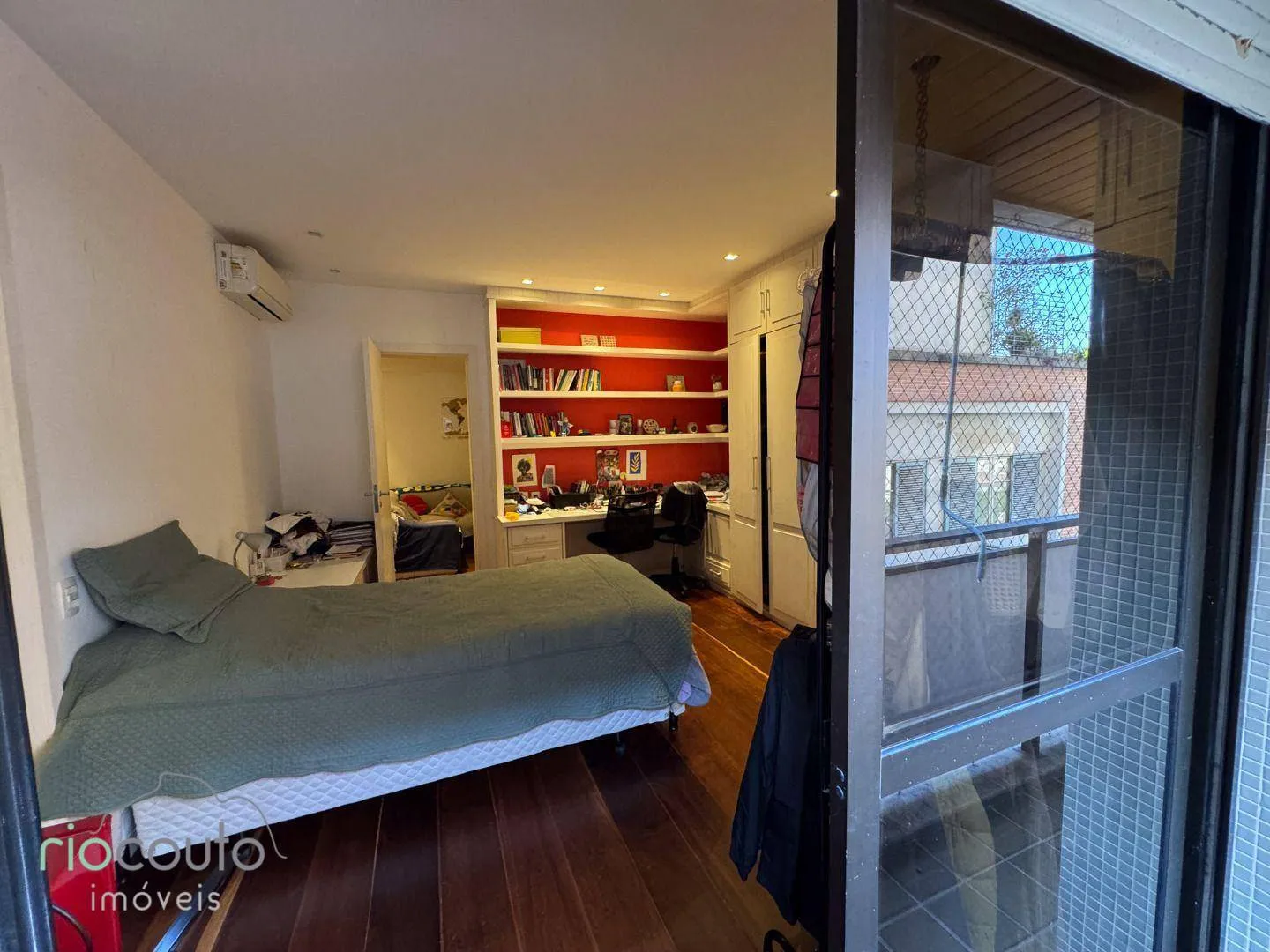 Apartment with 4 bedrooms and balconies, 370 m² — photo 40