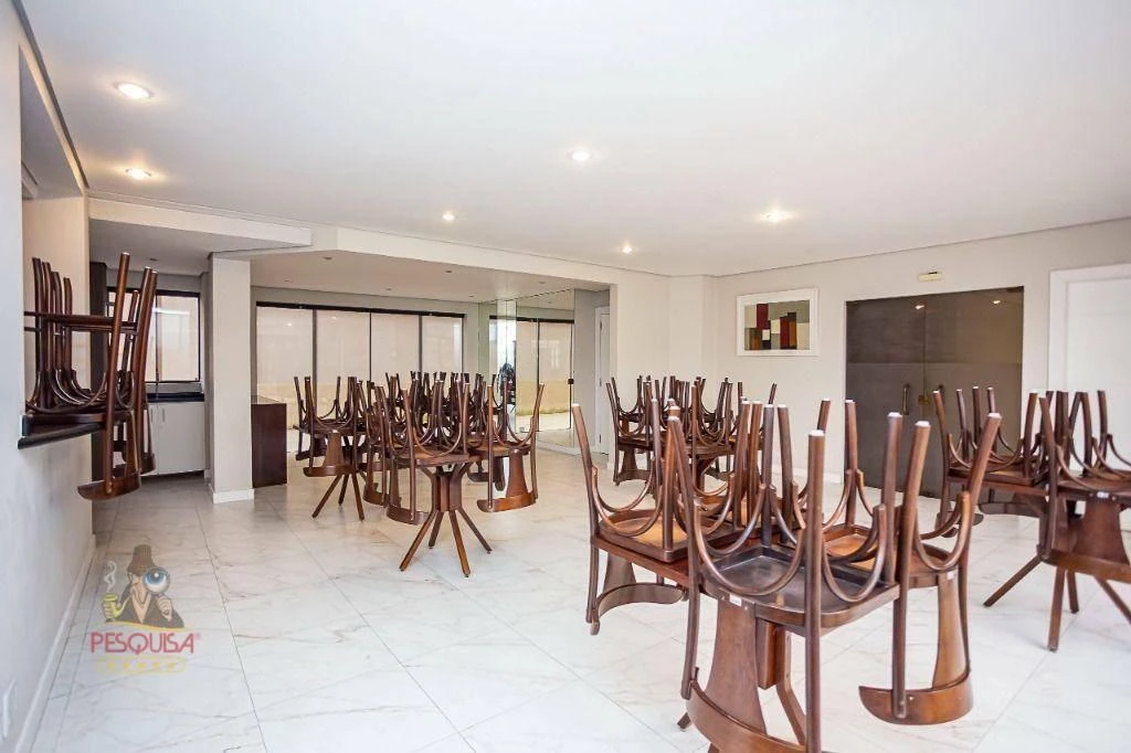 Apartment with 4 bedrooms and 190 m² — photo 47
