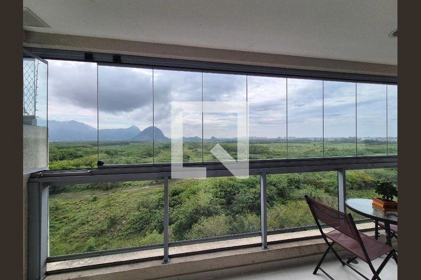 Glass-enclosed balcony in a 2-bedroom apartment, 82 m² — photo 29