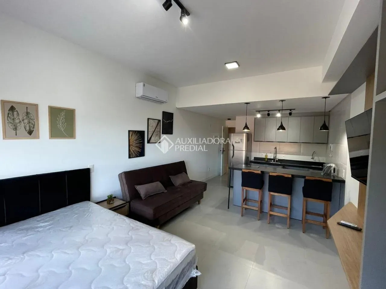 Furnished 1-bedroom apartment with balcony, 43 m² — photo 5