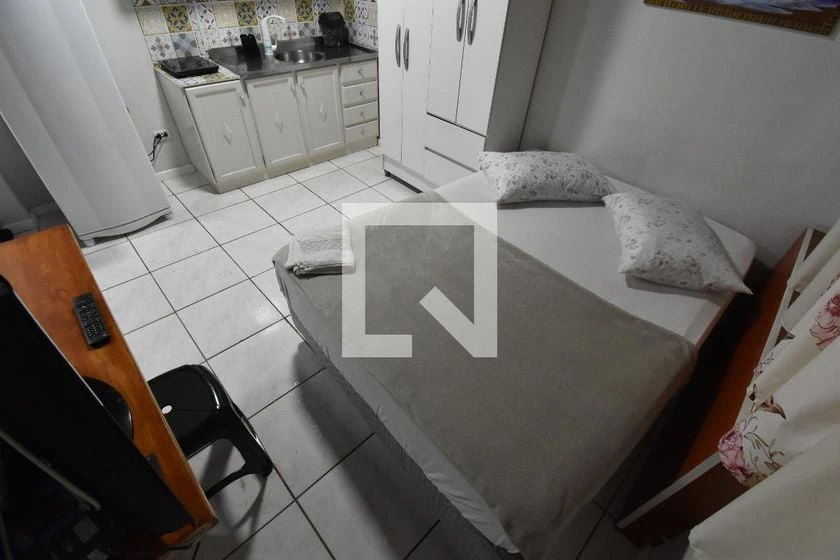 Furnished studio, 17 m², with a home office — photo 9
