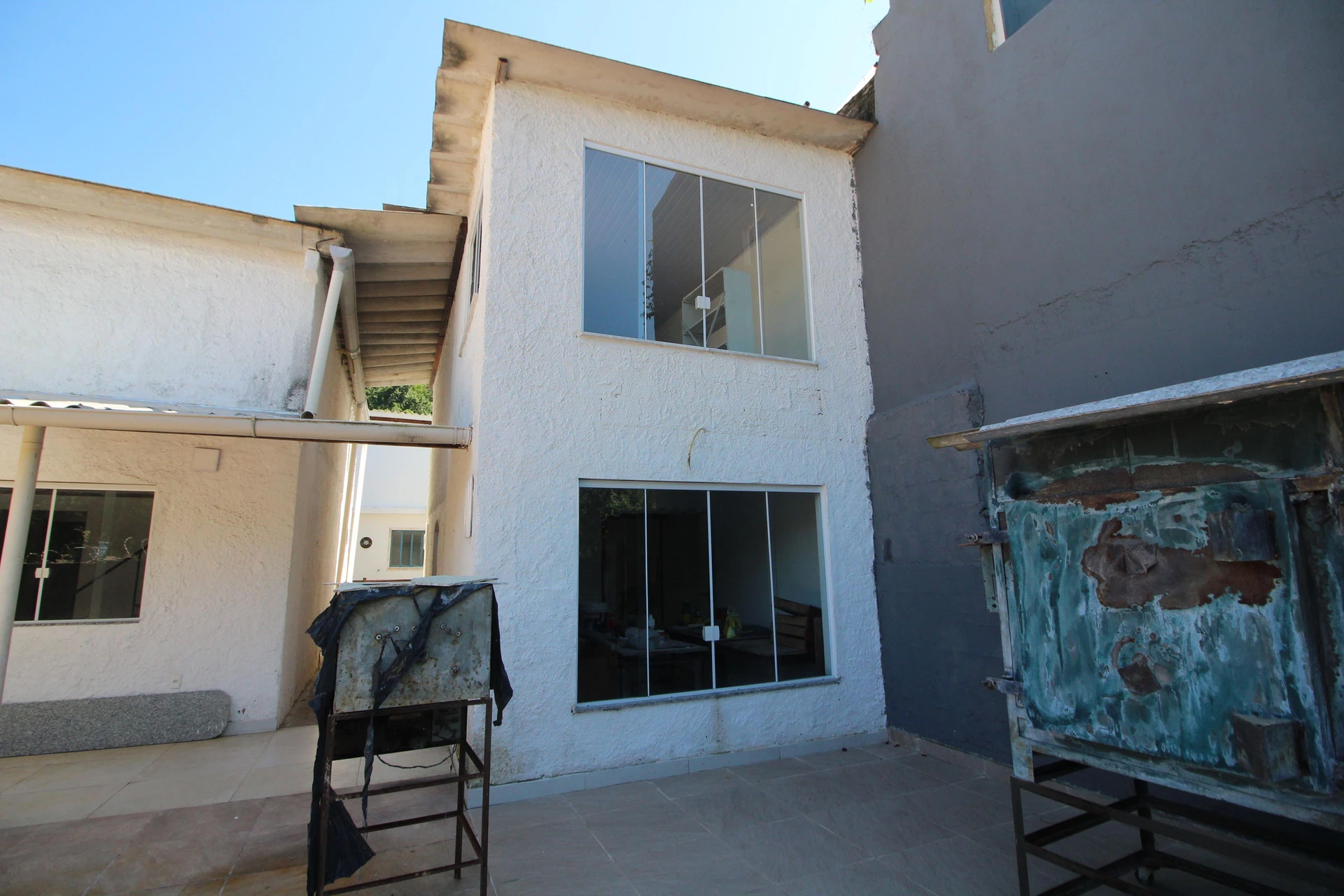 House with 4 bedrooms, 2 bathrooms and private garden — photo 51
