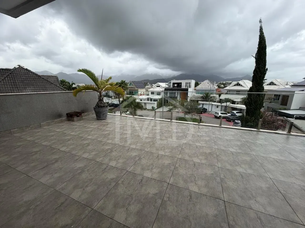 Unfurnished house with 4 bedrooms and 5 baths — photo 7