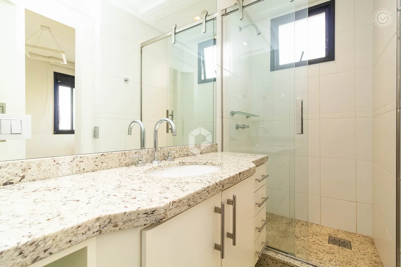 Apartamento com 3 quartos, 5 banheiros e varanda — photo 8