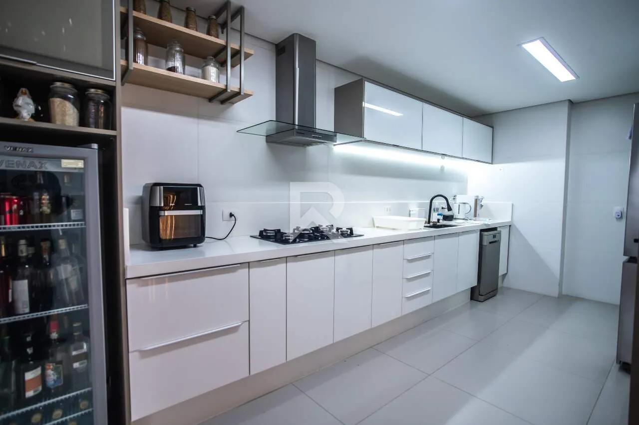 Furnished apartment with 4 en-suite bedrooms and 255 m² — photo 13
