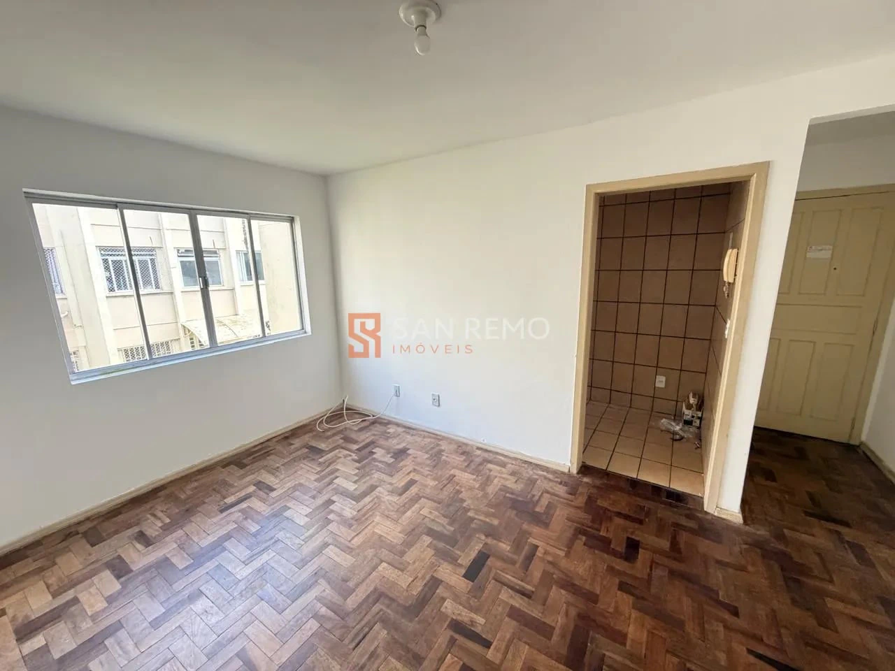 Apartment, 70 m², with wood or laminate floors — photo 3