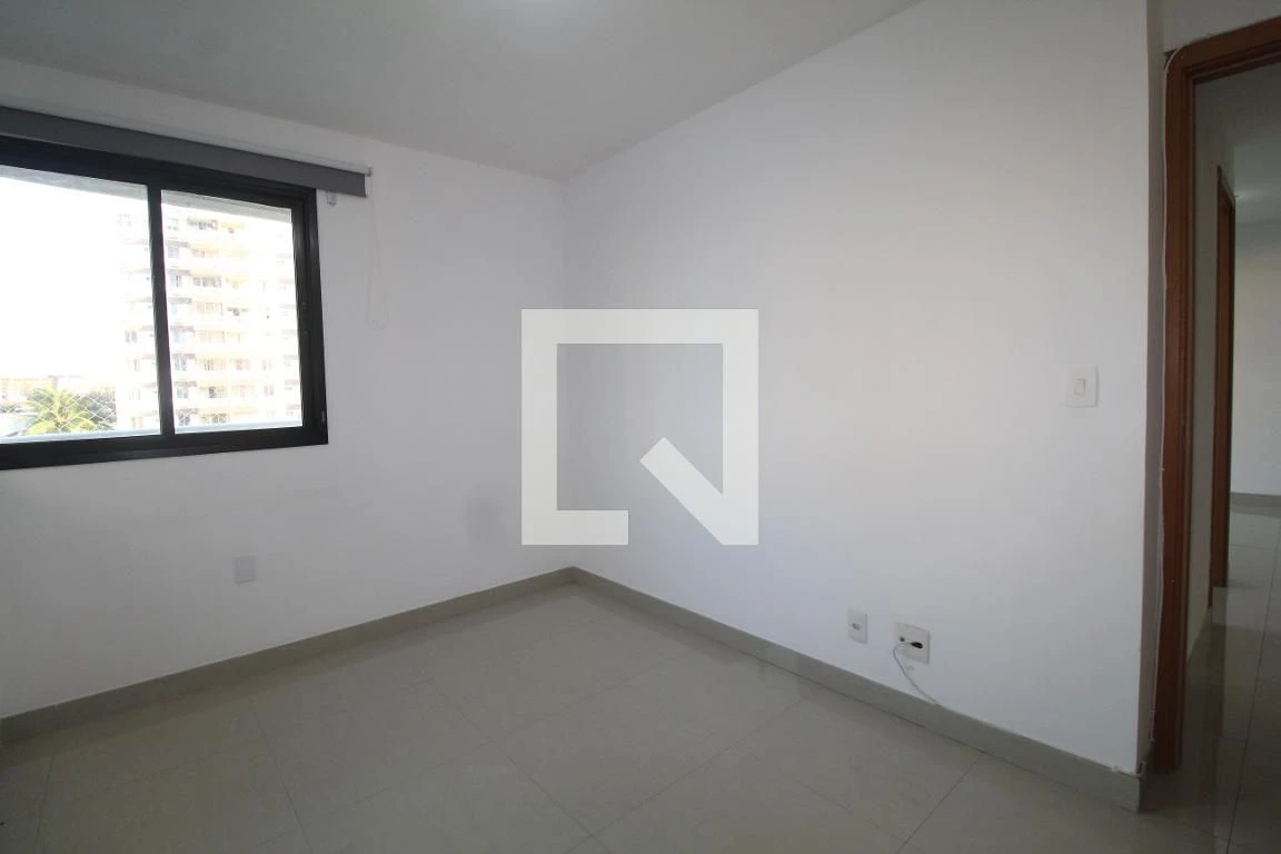 Apartamento sem mobília com varanda e 3 quartos — photo 6