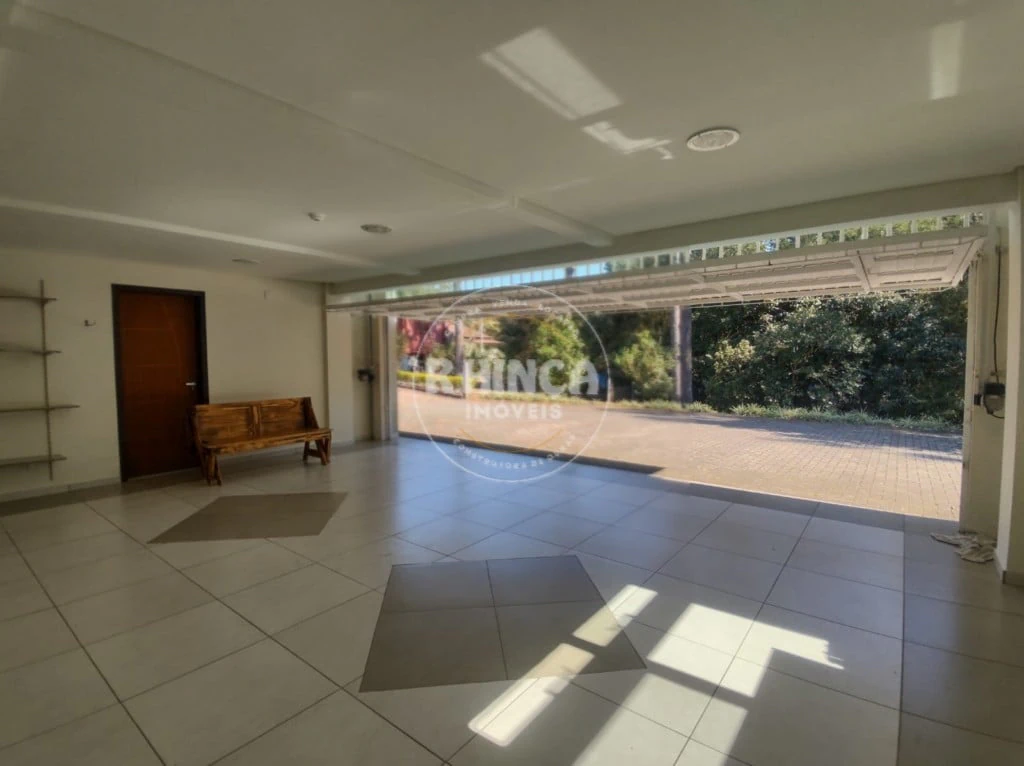 Rental house with 4 bedrooms and 1 total bathroom — photo 5