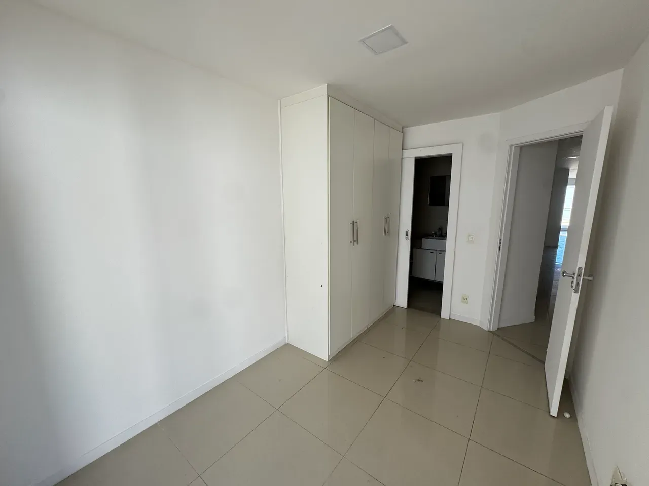 3-bedroom apartment with balcony, 180 m² — photo 32