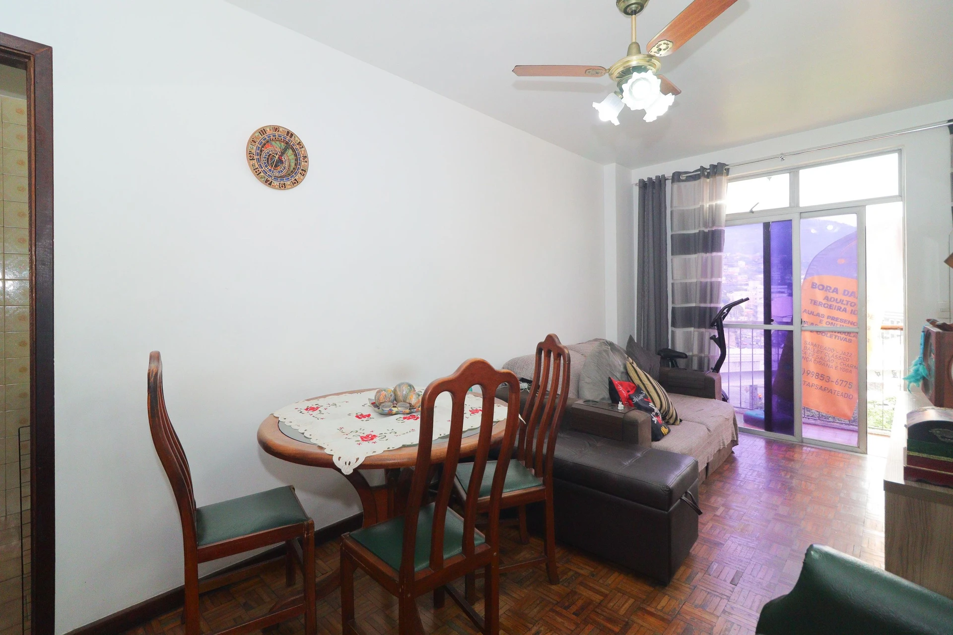 Furnished 3-bedroom apartment with balcony — photo 9