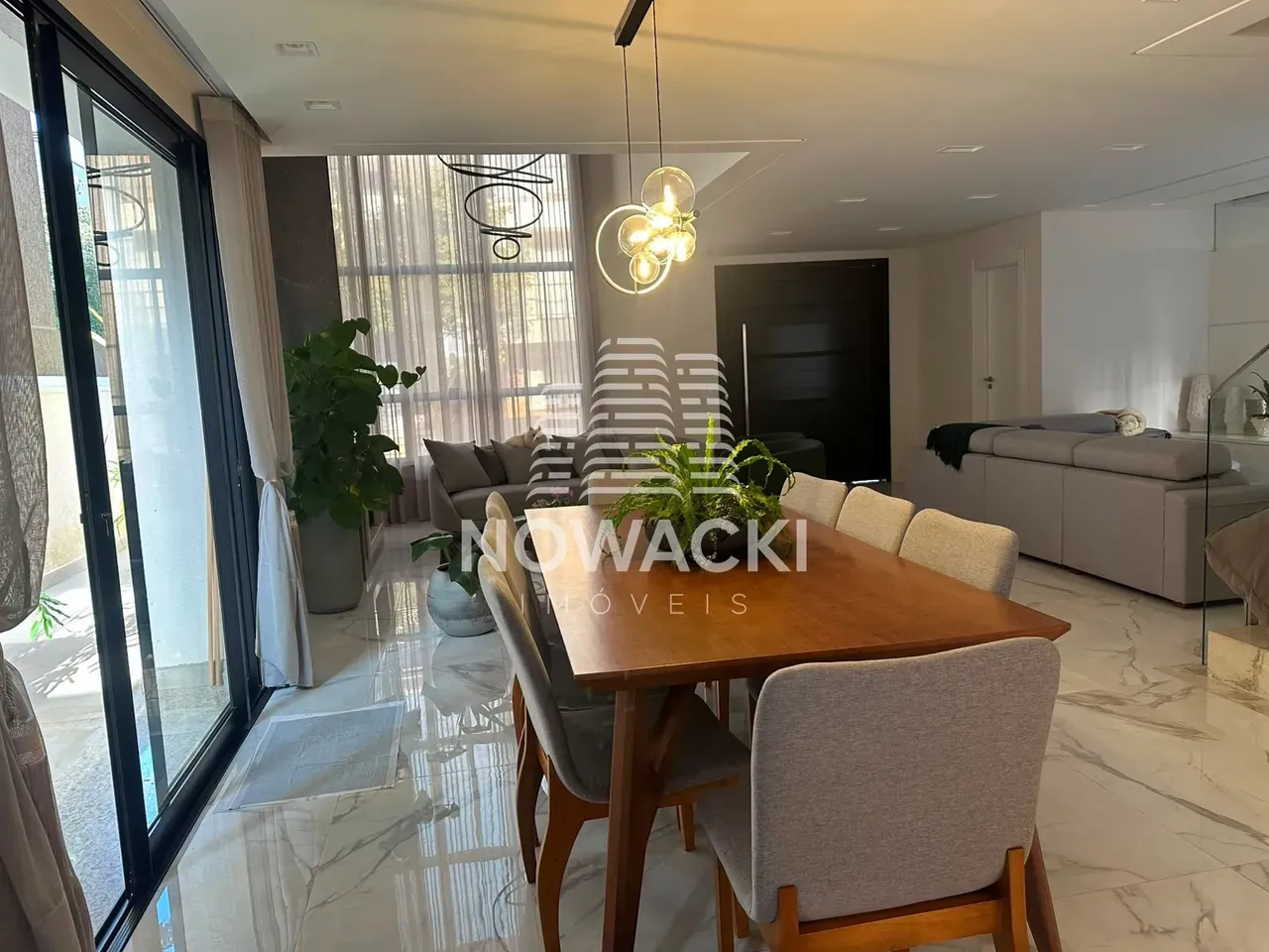 House with 4 bedrooms and 356 m² with integrated kitchen — photo 6