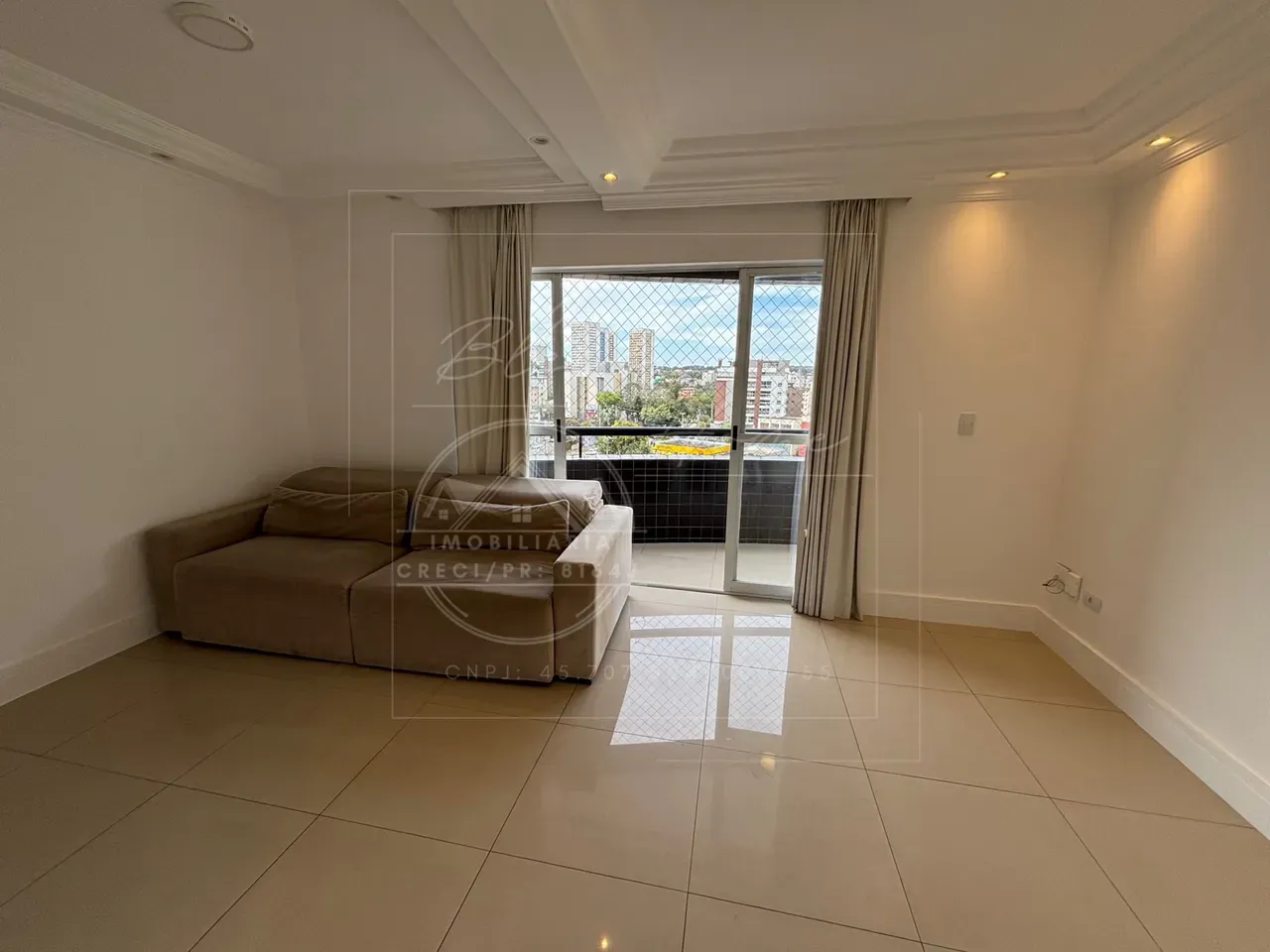 3-bedroom apartment with a closed kitchen and 2 bathrooms — photo 4