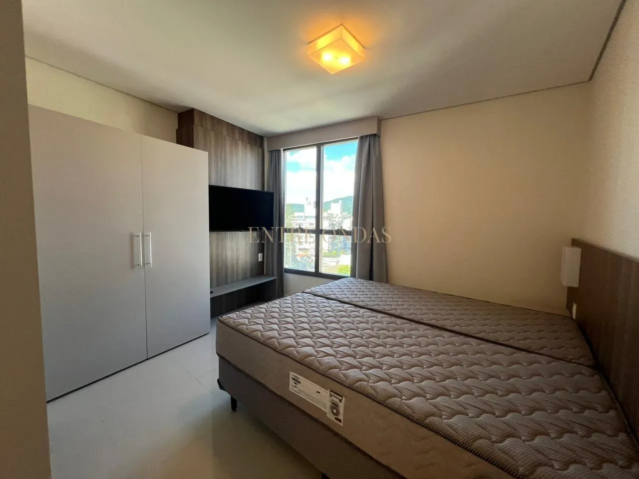 Furnished studio in a building with a coworking space — photo 6
