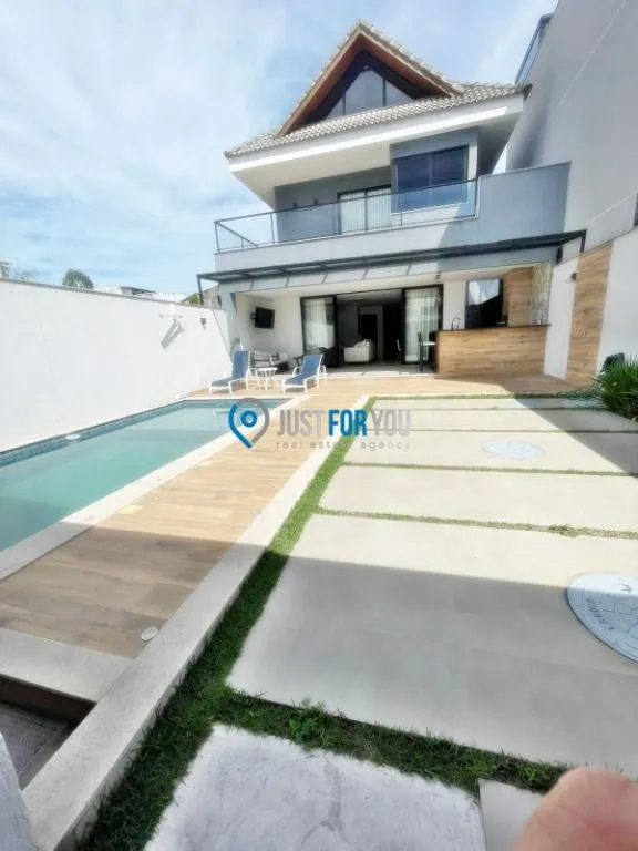 Furnished house with 4 en-suites and 330 m² plus 2 parking — photo 21