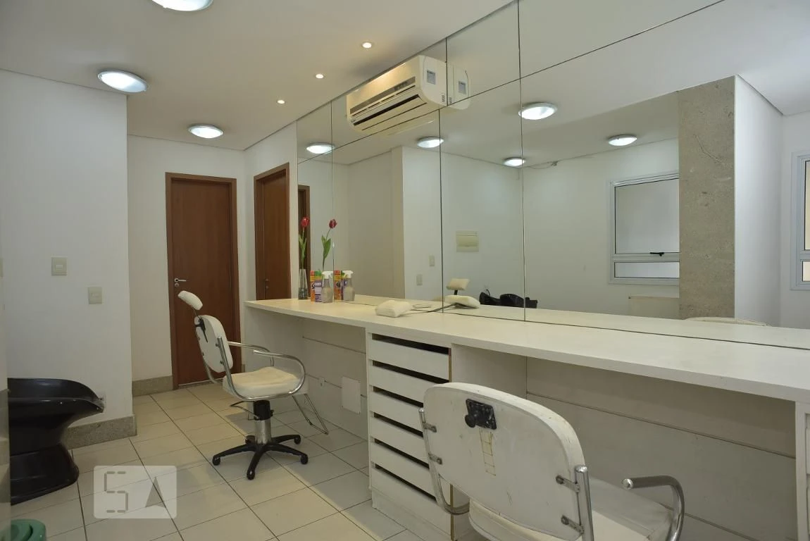 2-bedroom apartment with a mountain view — photo 49