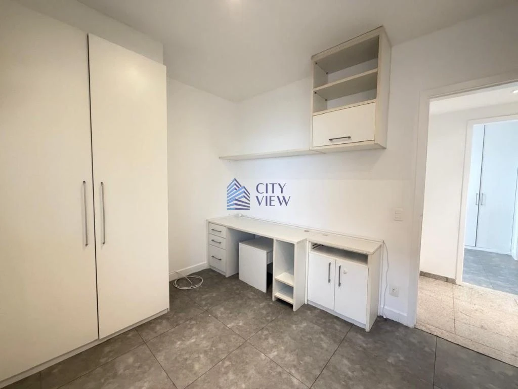 3-bedroom apartment with glass-enclosed balcony — photo 19