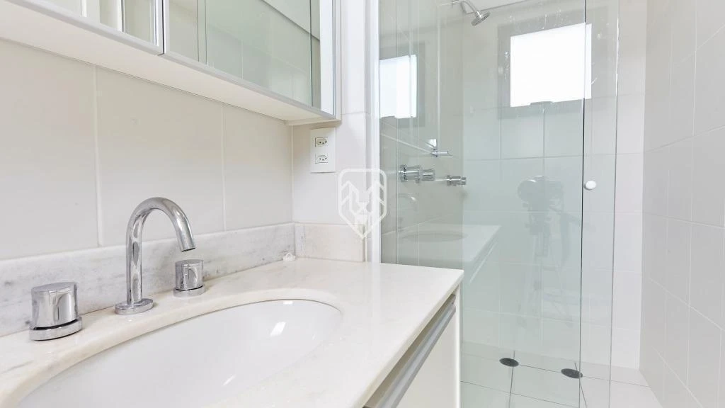 2-bedroom apartment with a washing machine — photo 33