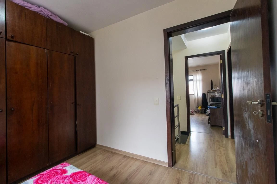 3-bedroom house with a bathtub in Curitiba — photo 4