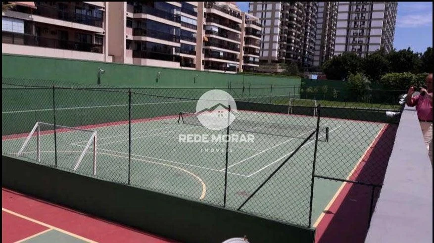 4-bedroom apartment with a glass-enclosed balcony — photo 34