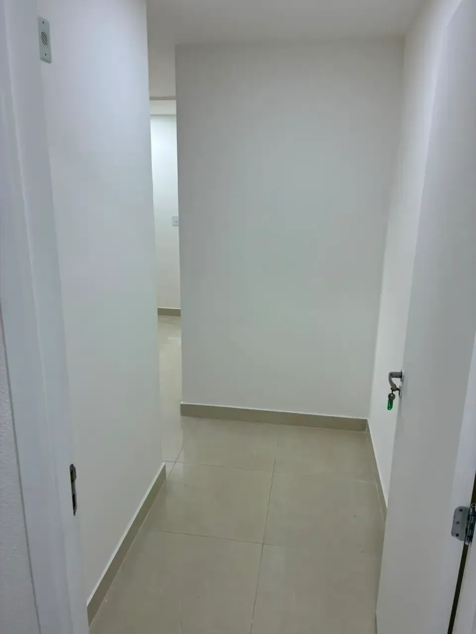 Apartamento de 1 quarto com mini-cozinha e box de vidro — photo 14