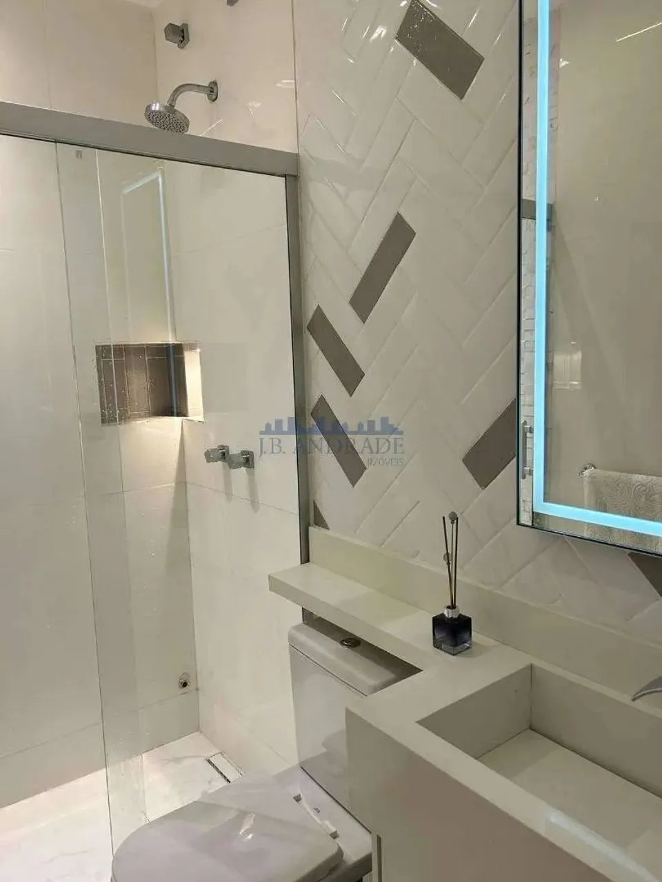Furnished 250 m² apartment with 3 bedrooms and open kitchen — photo 15