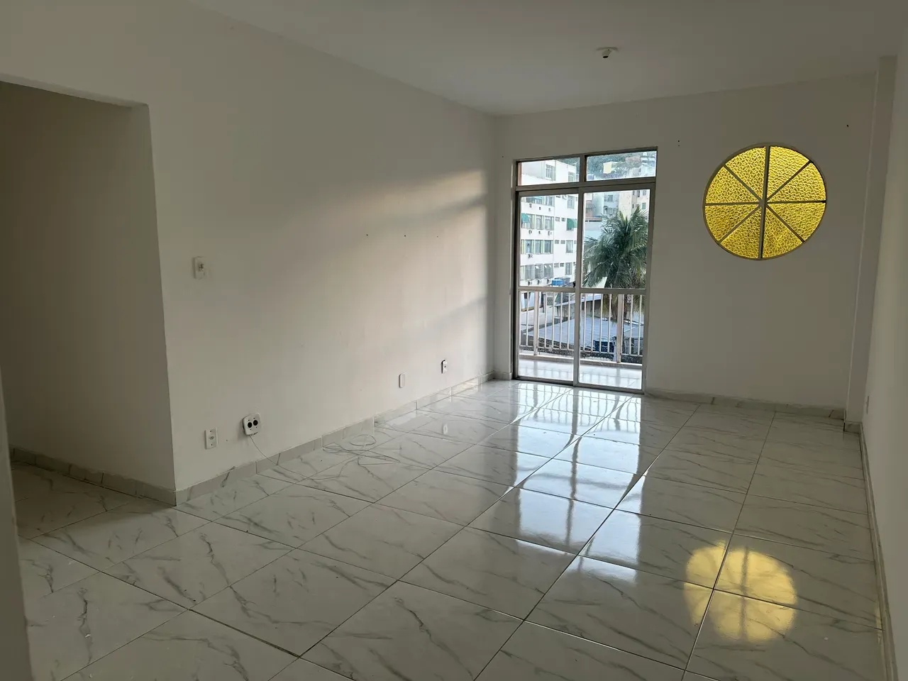 3-bedroom 90 m² apartment with balcony and 1 parking spot — photo 4